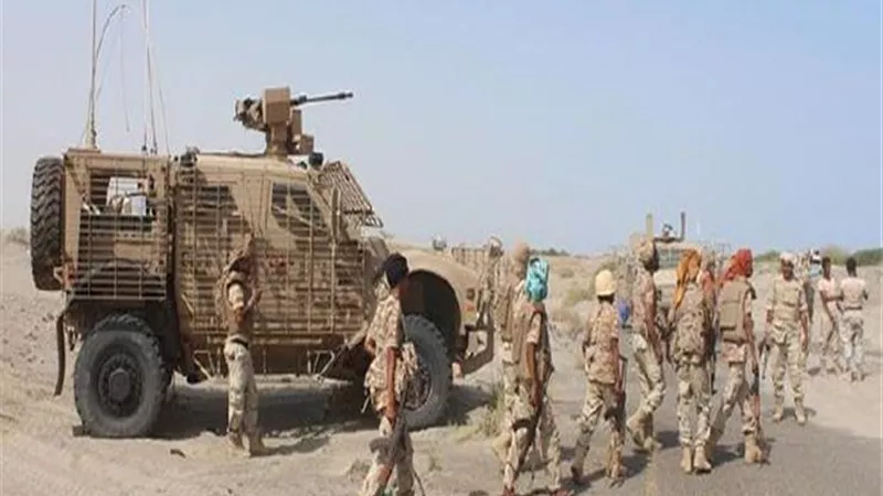 الجيش اليمني يستهدف ميليشيا الحوثي بقصف مدفعي غربي البلاد