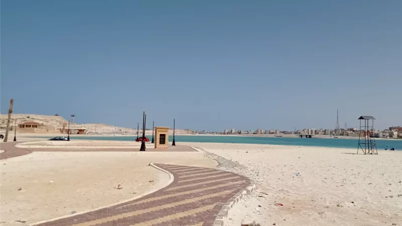 شواطئ مطروح من الزحام سابقا الي الالتزام بالتعليمات وعدم ارتياد الشواطئ.. صور