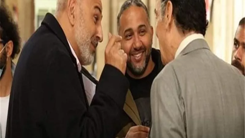 رؤوف عبد العزيز مدرسة الواقعية والخبرات العالمية