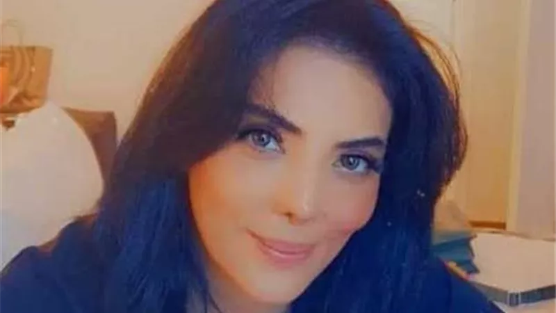 الصور الاولى لحورية فرغلى بعد عودتها من امريكا