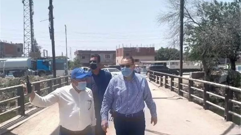غراب يُشدد علي تكثيف حملات النظافة ورفع الإشغالات ويتفقد أعمال تطوير مزلقان صفط بأبوحماد