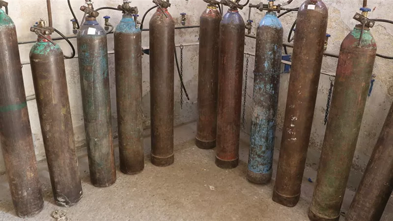 القوات العراقية تعثر على أسطوانات أكسجين مفخخة جنوبي مدينة الموصل