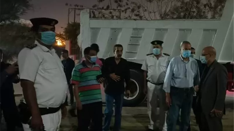 رفع ١٠ آلاف طن تراكمات قمامة و إنارة وتشجير شرق شبرا الخيمة..صور