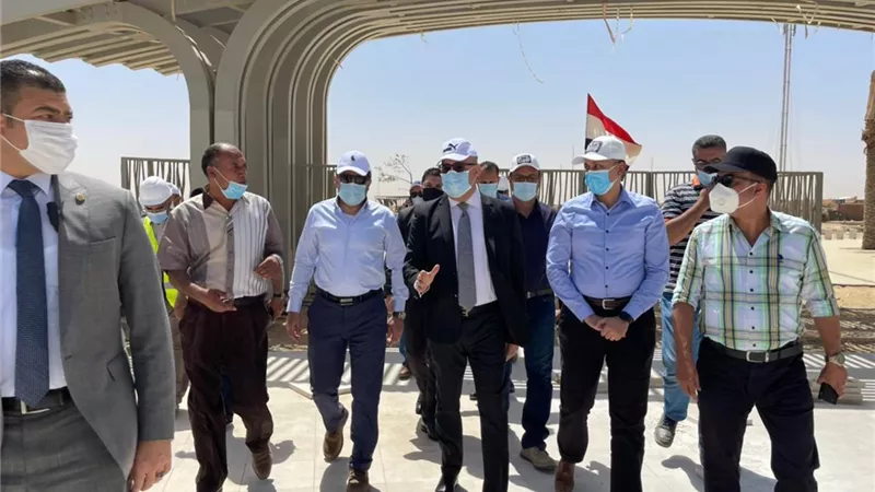 وزير الإسكان يتفقد مشروع الحدائق المركزية بالعاصمة الإدارية الجديدة.. صور