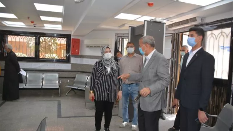 المحافظ يتابع بدء التطبيق التجريبى لمنظومة التراخيص والاشتراطات البنائية بقها.. بالصور