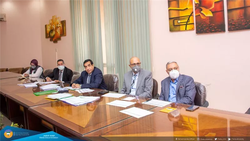 رئيس جامعة طنطا يرأس لجان أختيار المتقدمين لشغل الوظائف الرئيسية -صور