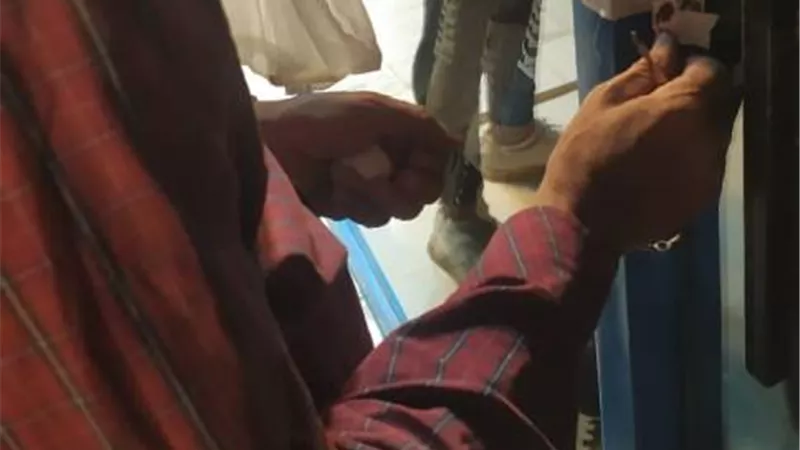 تشميع محلات ورفع إشغالات في حملة مسائية بنطاق حي ثان الزقازيق