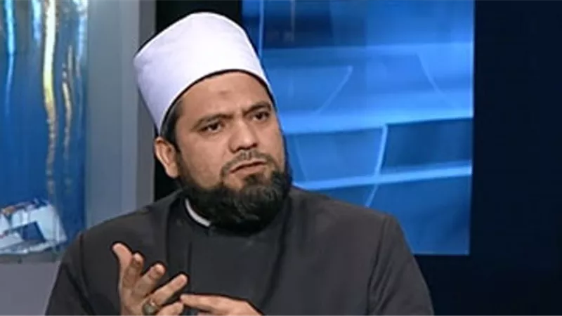 ما حكم مجالسة أصدقاء يشربون المخدرات علي المقهي ؟