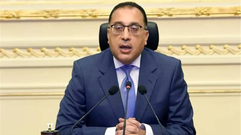 الحكومة: غلق المحلات والكافيهات والمولات من 9 مساء اعتبارا من الغد