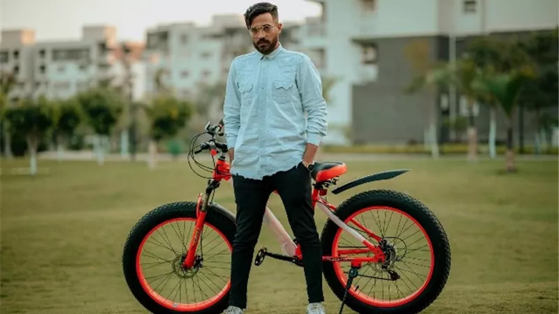 محمد سعيد يشارك تامر حسني في فيلم مش أنا