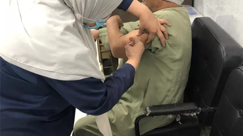 استمرار تطعيم المواطنين بلقاح كورونا بالغرفة التجارية والمنشآت الصناعية بالشرقية