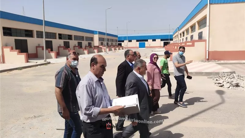 سكرتير عام محافظة الإسماعيلية فى جولة ميدانية لمجمع الورش الحرفية بالمستقبل..