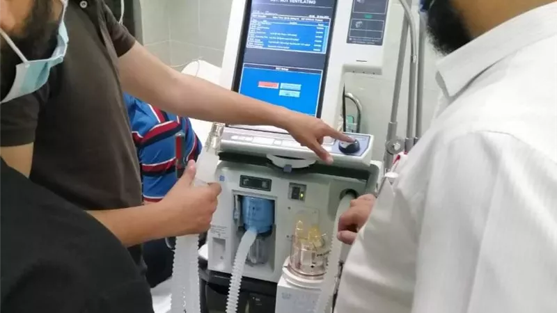 تزويد مستشفى الغردقة العام بعدد 2 جهاز تنفس صناعى بقيمة إجمالية ٨٥٠ الف جنيه