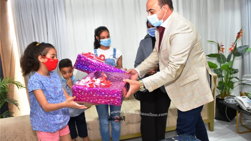 محافظ أسوان يستقبل أسرة المهندس على أبو القاسم .. ويؤكد على دعم ومساندة المحافظة لقضيته