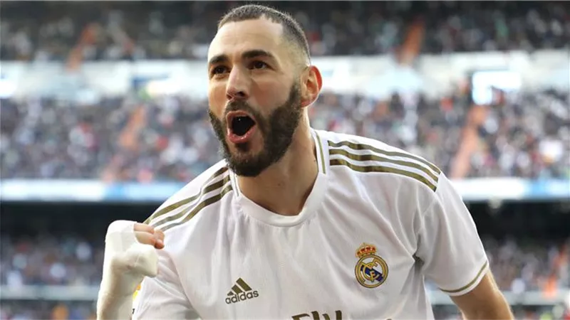 نصف النهائى.. بنزيما يقود هجوم الريال أمام البلوز بدورى أبطال أوروبا