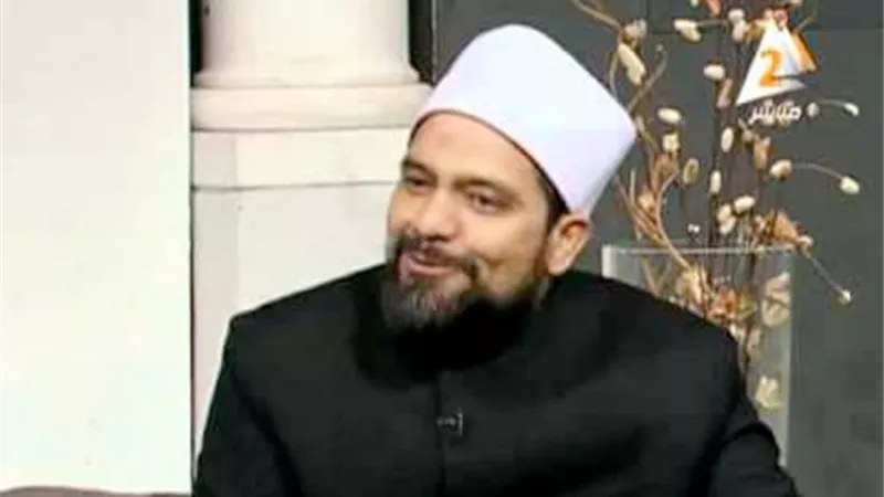 كلما خرجت من بيتي أنا وابني ورأيت امرأة معينة عندما نعود يحصل أمر سيئ.. ماذا افعل؟