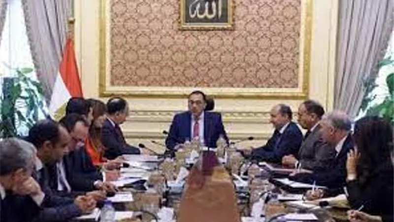 برلماني: الحكومة تتتخذ قرارات حاسمه لمجابهة الموجة الثالثة لفيروس كورونا