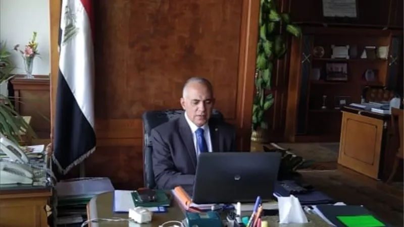 لجنة إيراد النهر : التطبيق الفورى لغرامات تبديد المياه على زراعة الأرز بالمخالفة