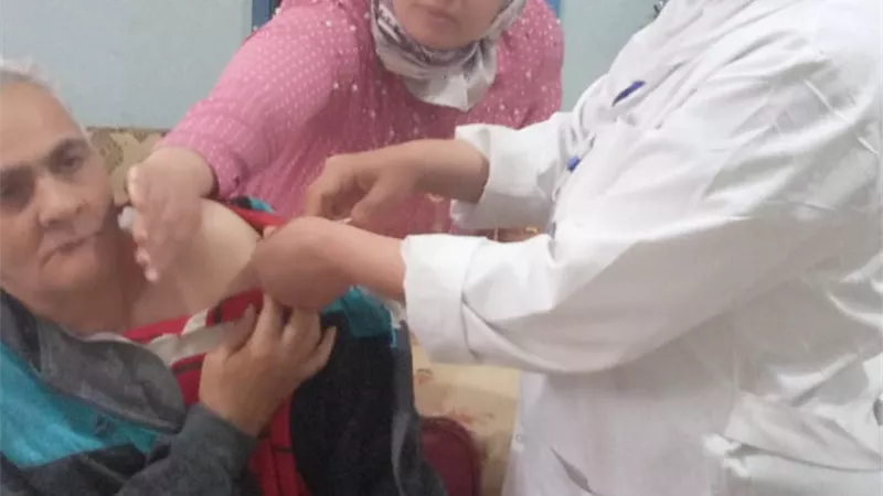 فعاليات تلقى أولى جرعات لقاح كورونا لكبار السن وذوي الاحتياجات الخاصة بمؤسسة كبار السن بنبروة