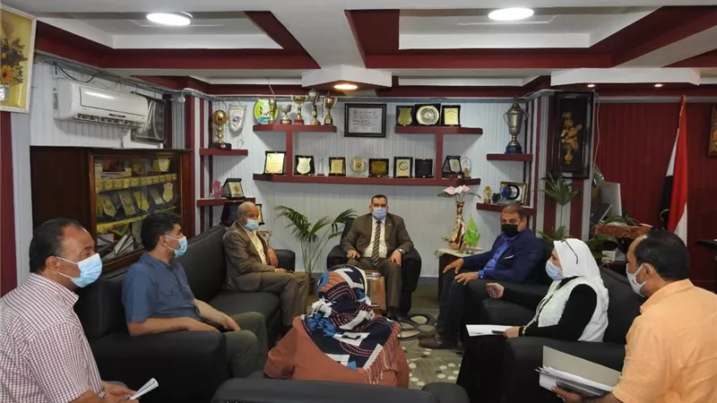 توزيع التغذية المدرسية على طلاب الإعدادية أثناء الامتحانات بالمنوفية .. صور