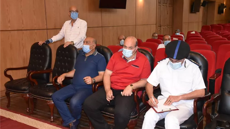 محافظ بورسعيد : حملات لتطبيق الإجراءات الاحترازية ويناشد المواطنين بارتداء الكمامات