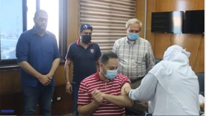 شركة مياة مطروح تنسق مع الشئون الصحية لتطعيم العاملين لقاح كورونا بمقر الشركة