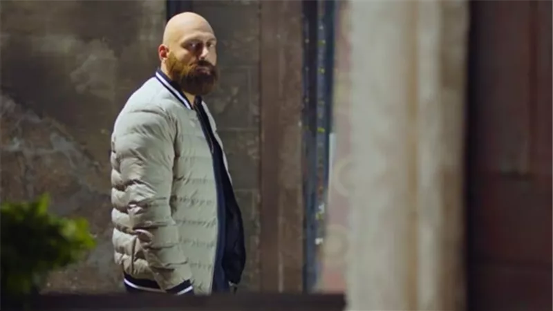 شريف حمدى ينتقد لحية وليد فواز فى 
