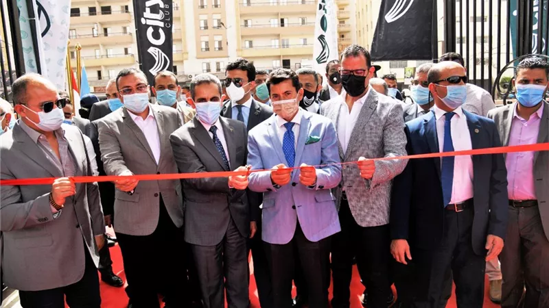 وزير الشباب والرياضة ومحافظ الغربية يفتتحان نادي city club بطنطا -صور