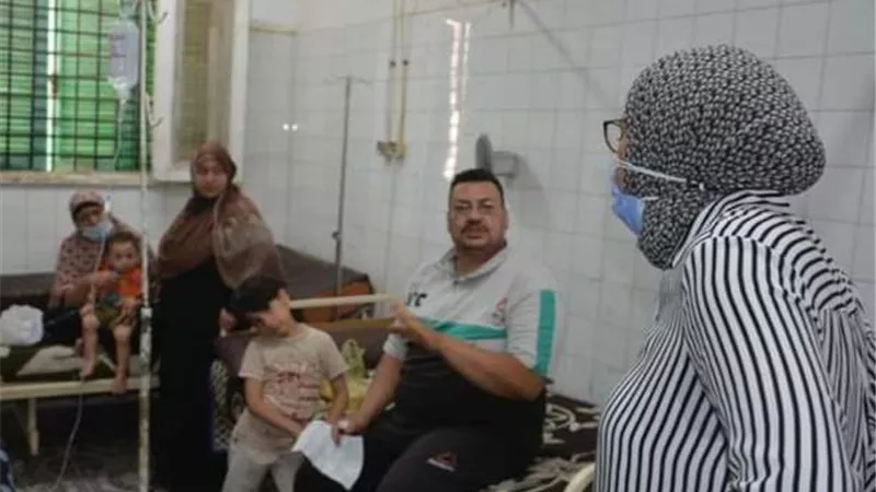 فتح تحقيق عاجل مع مسئولين بمستشفى الخارجة العام .صور