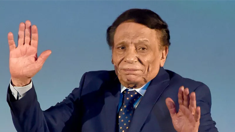 بالفيديو...أمين جمال: الزعيم عادل إمام مطيع وبيسمع كلام المخرج