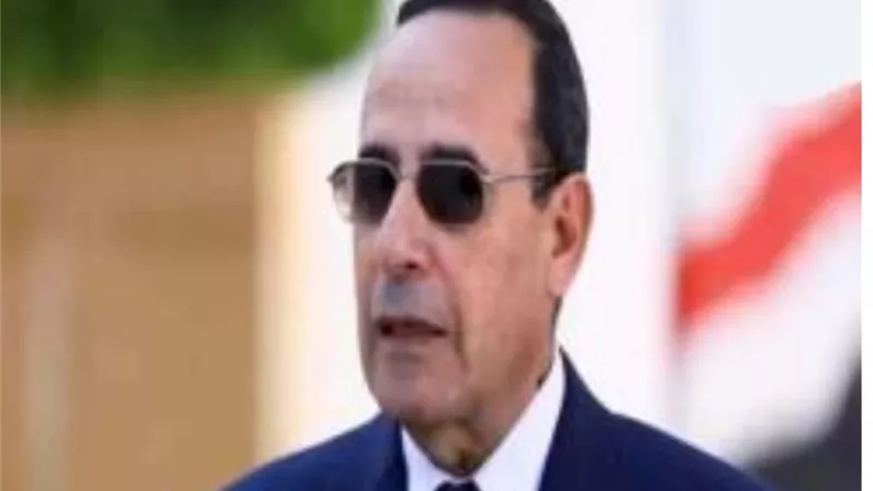 محافظ شمال سيناء يتابع إغلاق المحال التجارية والمقاهي