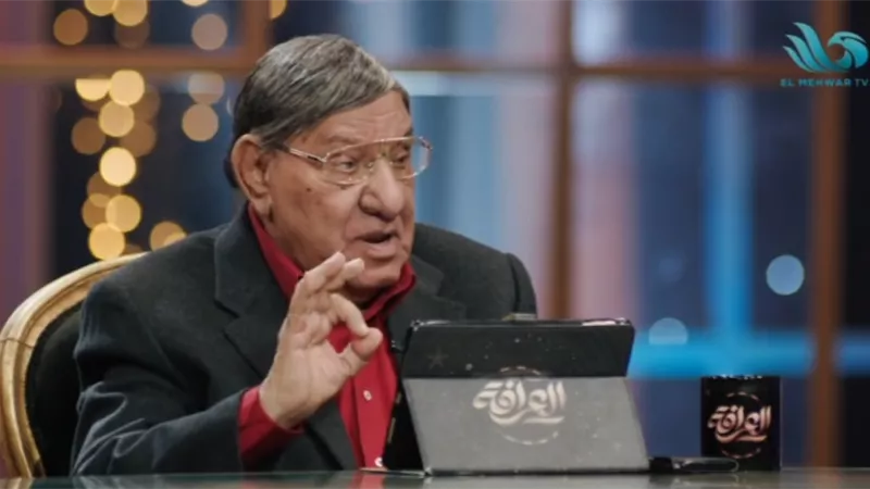 مفيد فوزي للعرافة : لا أحب صوت عمرو دياب.. ومحمد حماقي محترم