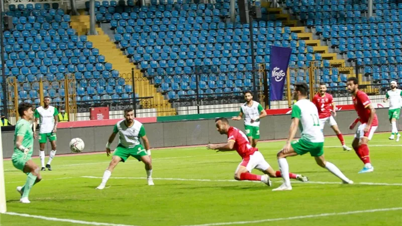أفشة يضيف الهدف الثانى للأهلى فى شباك الاتحاد السكندرى