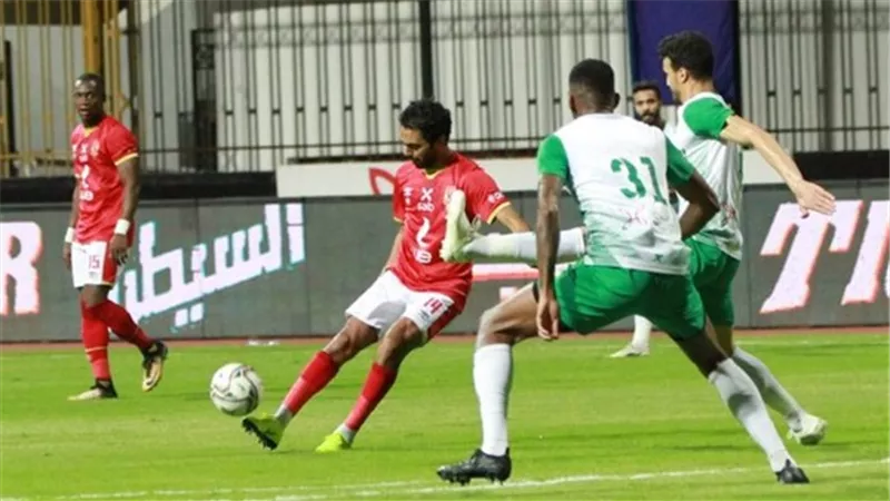 أبو عبلة يكشف حقيقة غياب نجم الأهلى عن مباراة القمة
