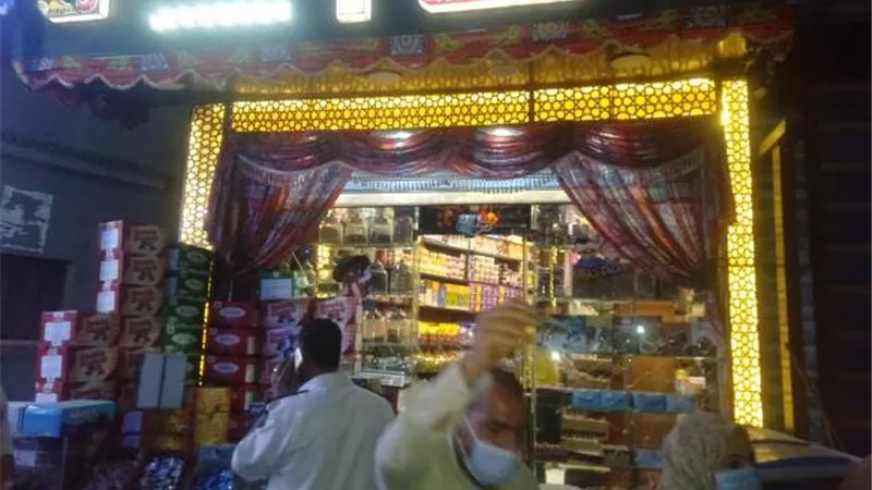 رئيس مدينة دكرنس بالدقهلية حملات مكثفة لغلق المحلات المخالفة لقرار الحظر.. بالصور