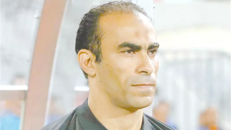 مدير الكرة بالأهلي.. اعتذر لعناصر المنظومة