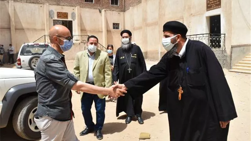 مدير صحة الشرقية يشهد التطعيم بلقاح كورونا في كنيسة الملاك مخائيل بفاقوس ..صور