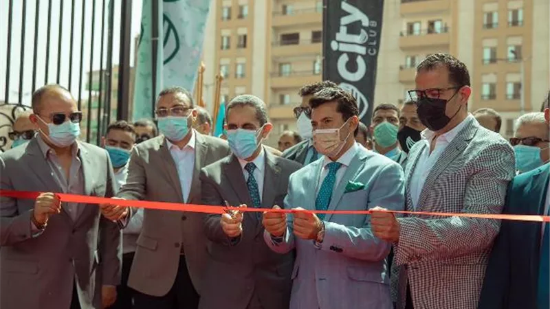 محافظ الغربية يفتتح نادى سيتى كلوب طنطا بحضور وزير الرياضة ..صور