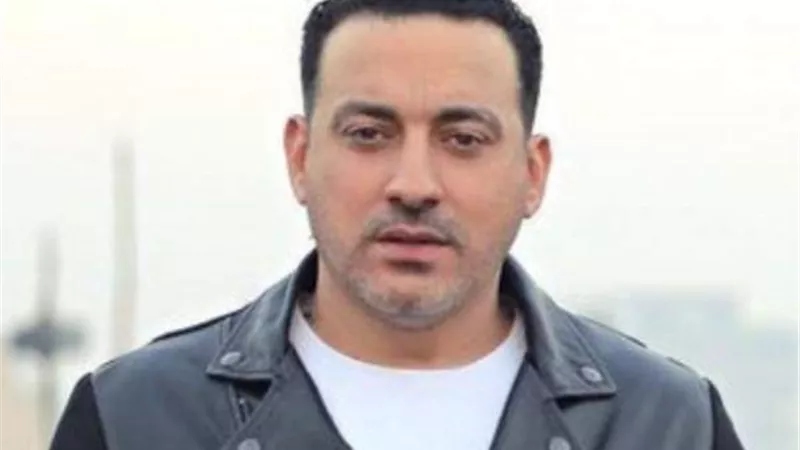 على الغريب يخطف الأنظار من 