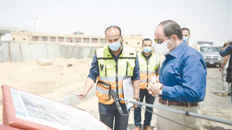 السيسي تفقد أعمال طرق ومحاور شرق القاهرة