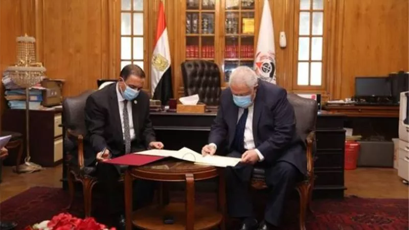 نقيب المحامين يوقع بروتوكول تعاون مع الهيئة العامة لشئون المطابع الأميرية.. صور