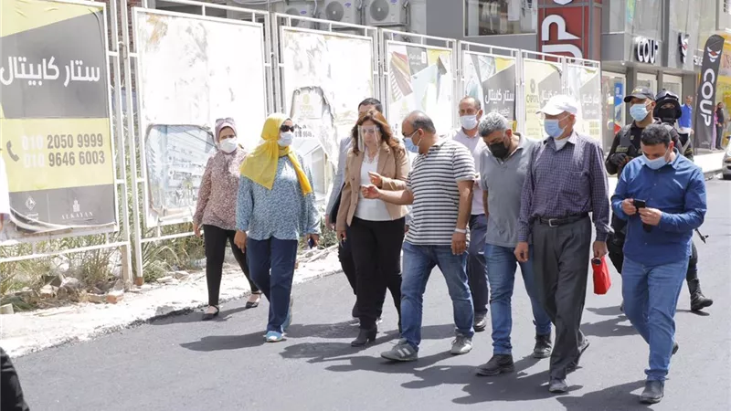 محافظ دمياط تتفقد أعمال الرصف بشوارع العاصمة