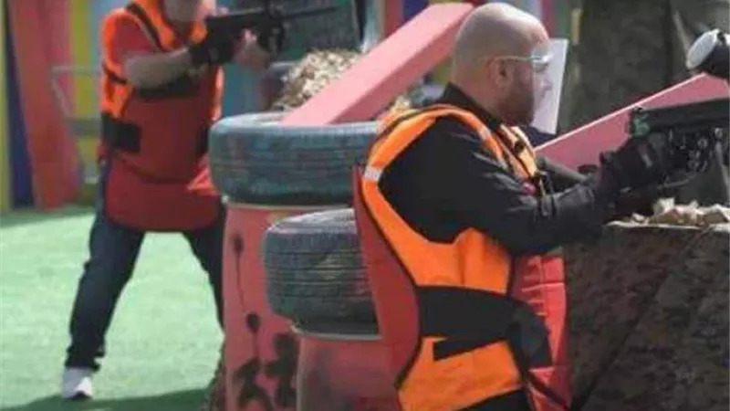رامز جلال يندهش من موقف على العليانى بطلقات النارية