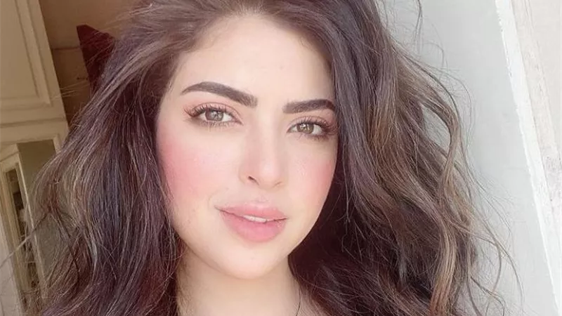 ميرنا جميل تخطف القلوب بملامح رقيقة .. شاهد