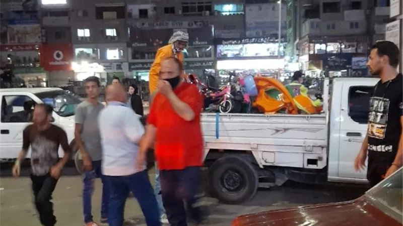 النجار: تحرير 3 محاضر للمحلات المخالفة لمواعيد الغلق فى 6 أكتوبر بالتعاون مع الشرطة.. بالصور