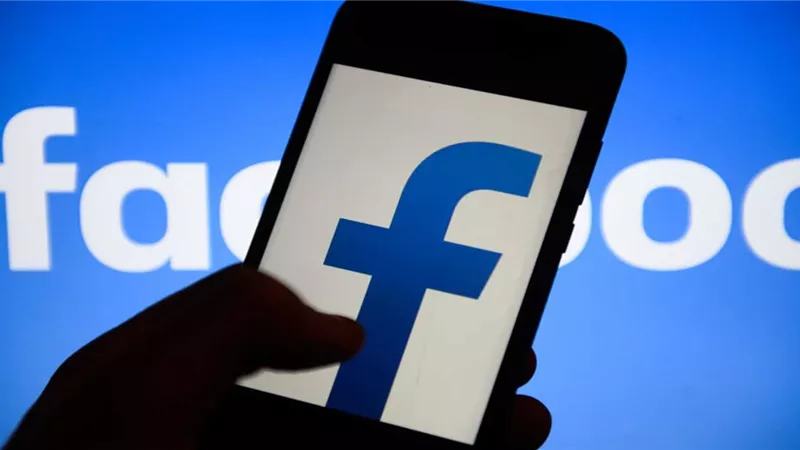 تقارير : فيسبوك على هواتف 4 % فقط من مستخدمي آيفون بأمريكا