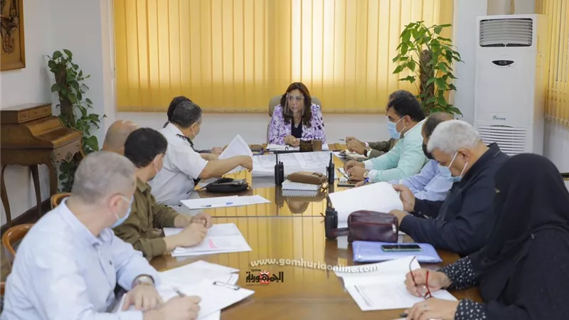 محافظ دمياط ترأس إجتماع اللجنة العليا لمواقف السيارات