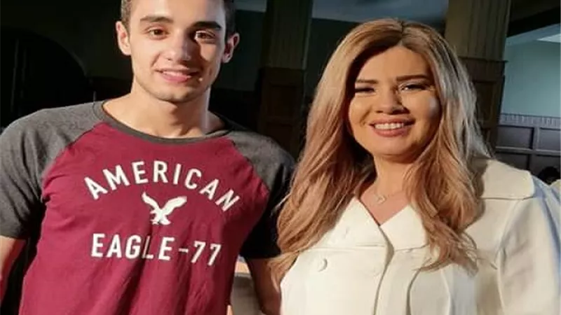 رانيا فريد شوقى تشيد بالفنان الشاب احمد عنان في 