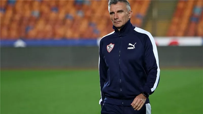 الزمالك: مصير كارتيرون غير مرتبط بالقمة.. وهنكسب الدوري بدون مساعدات تحكيمية