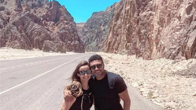 بكلمات رقيقة.. محمد عز يهنئ زوجته بعيد ميلادها